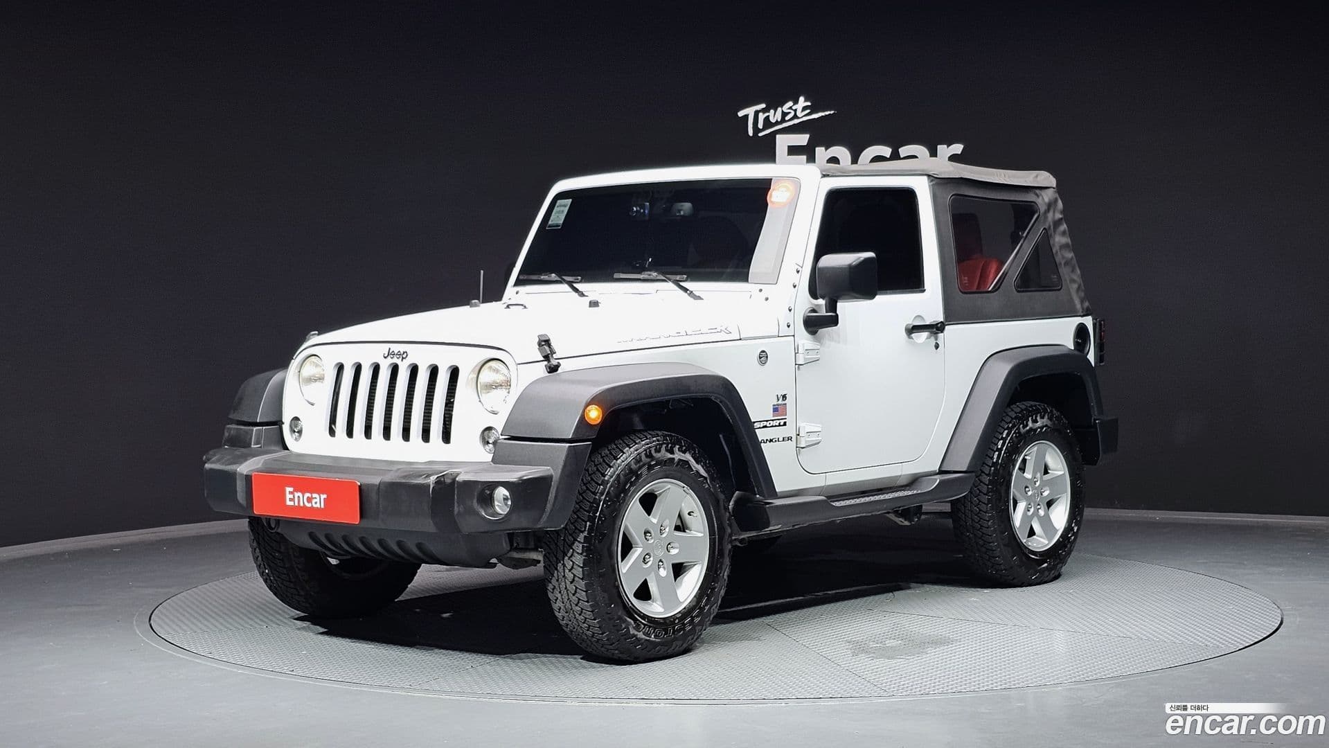 Main__Slider__Photo:Wrangler Jeep 2017.11-0