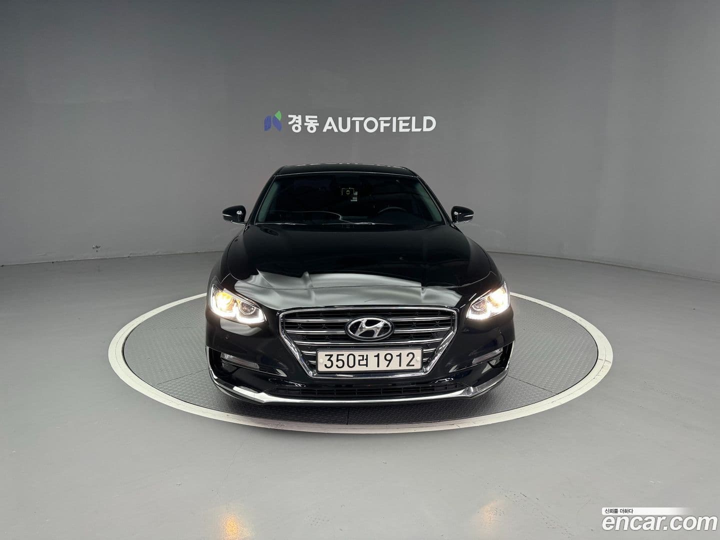 Main__Slider__Photo:Grandeur Hyundai 2018.2-0