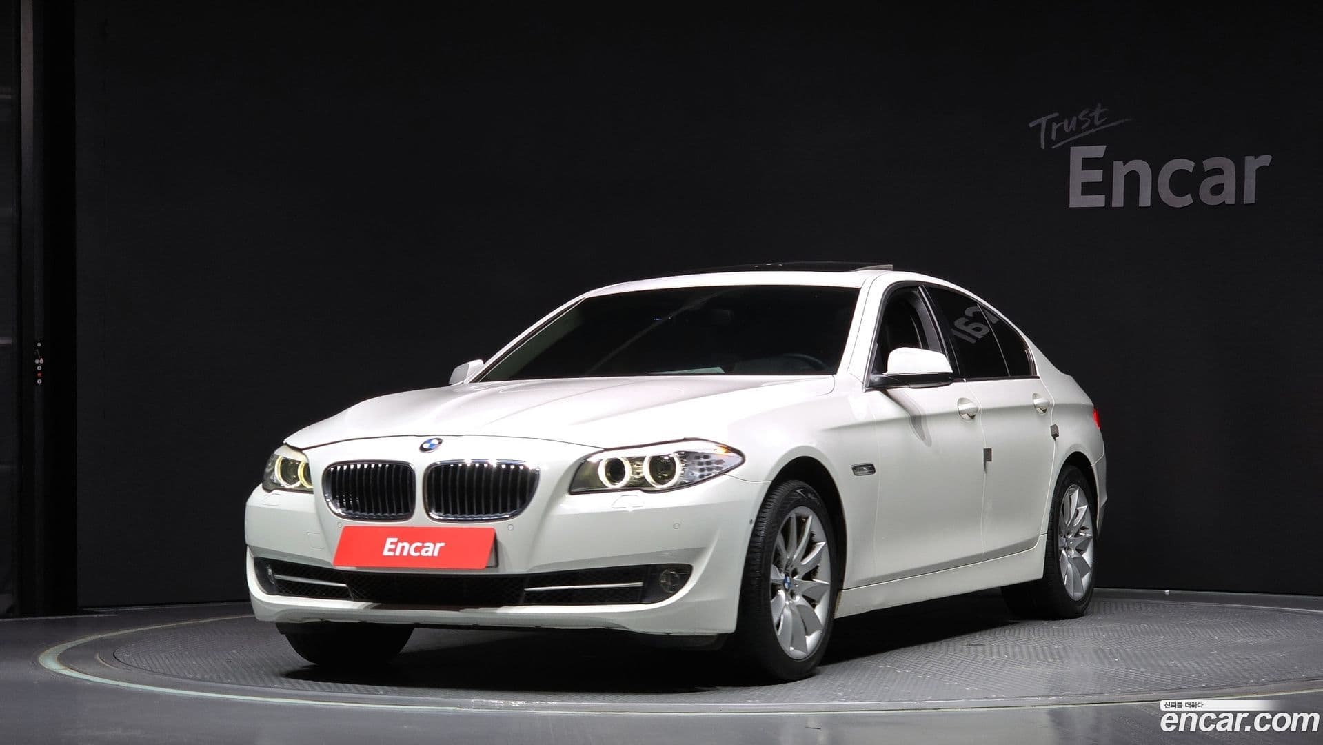 Main__Slider__Photo:5-Series BMW 2013.0-0