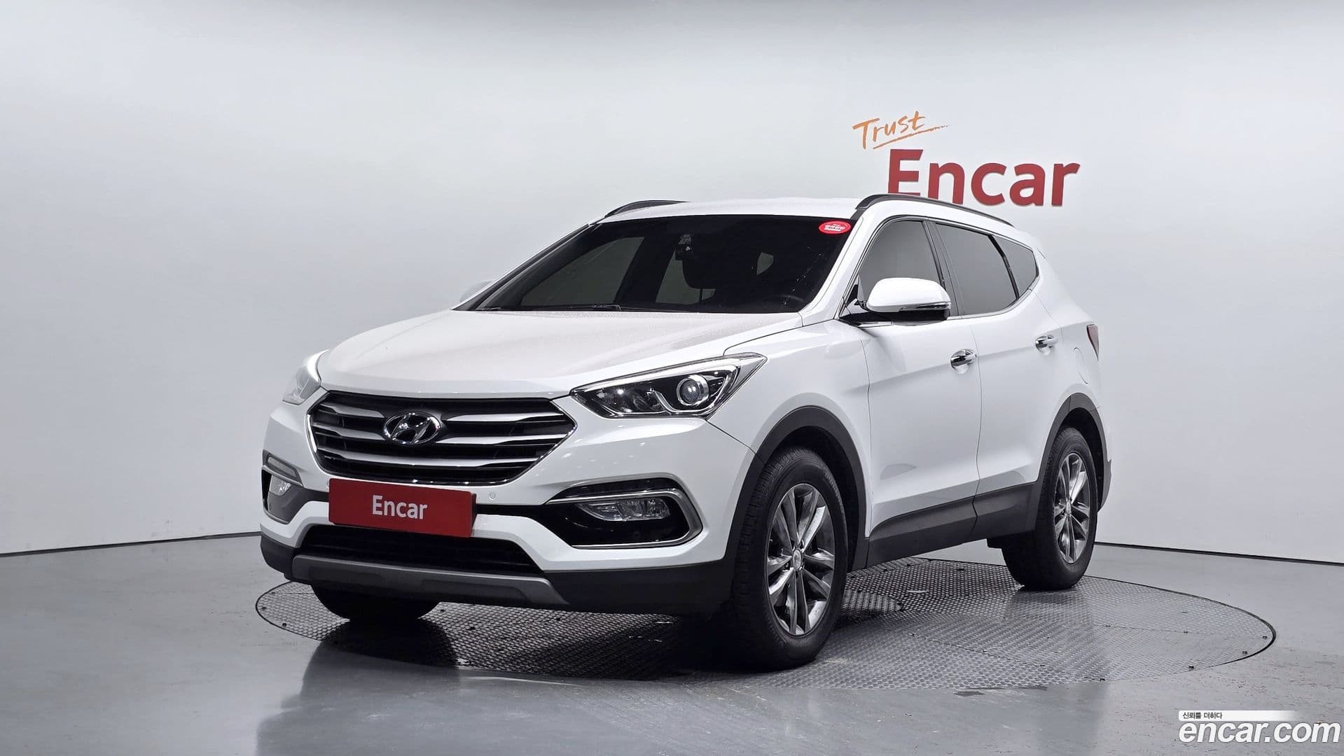 Main__Slider__Photo:Santafe Hyundai 2017.6-0