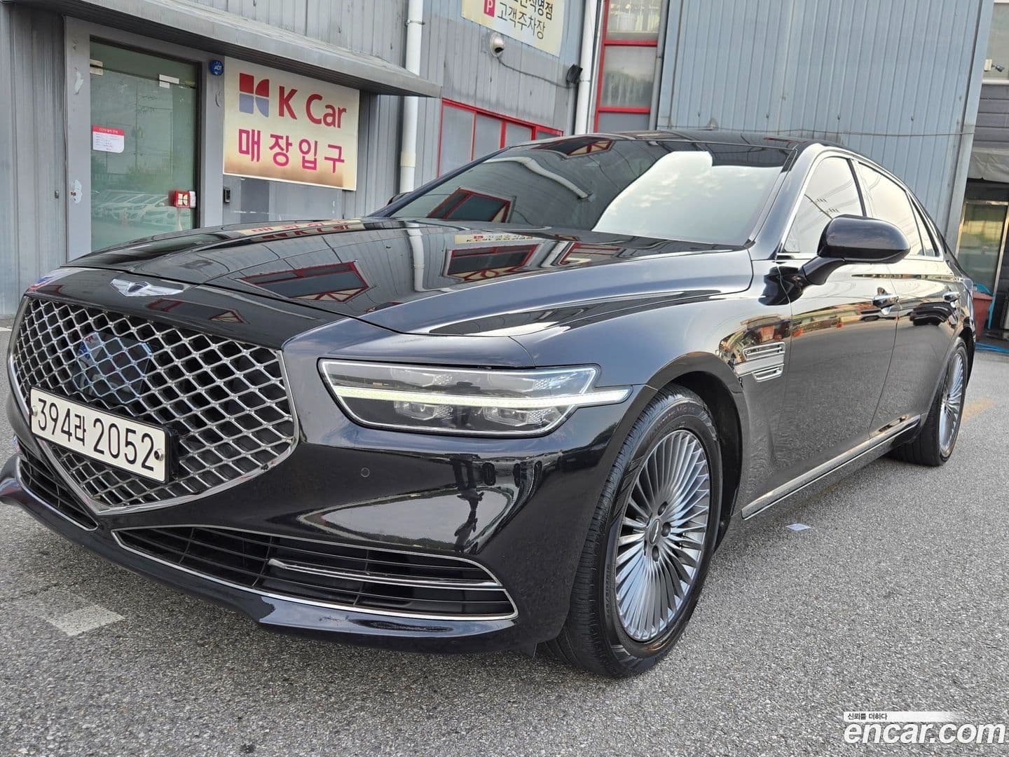 Main__Slider__Photo:G90 Genesis 2019.4-0
