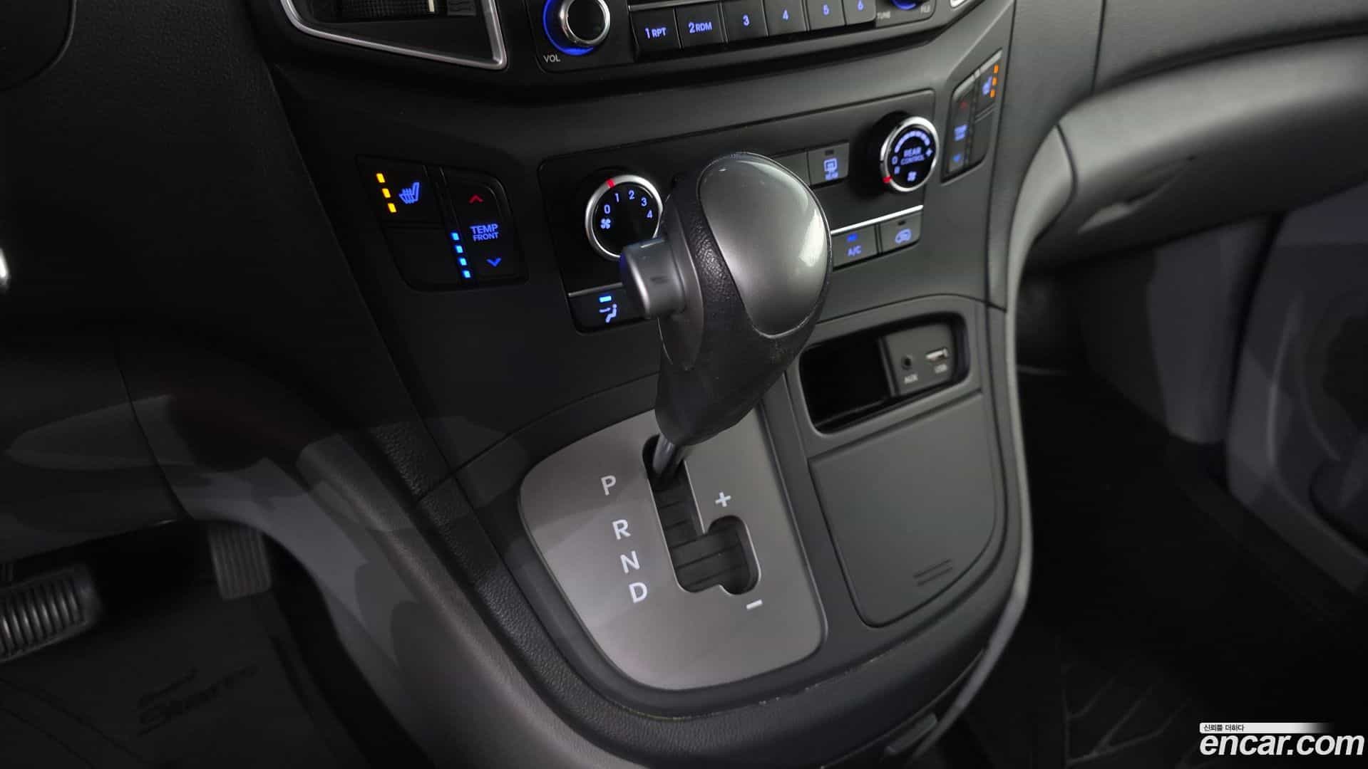 Starex Hyundai 2018.11-INNER-009