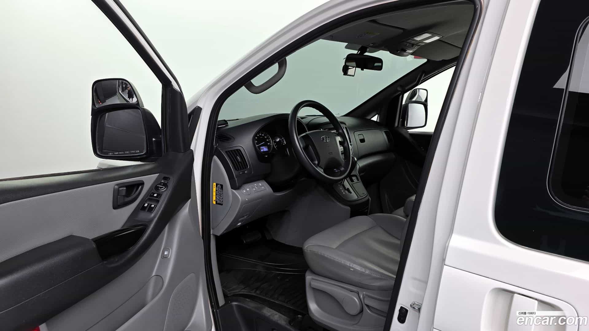 Starex Hyundai 2018.11-INNER-010