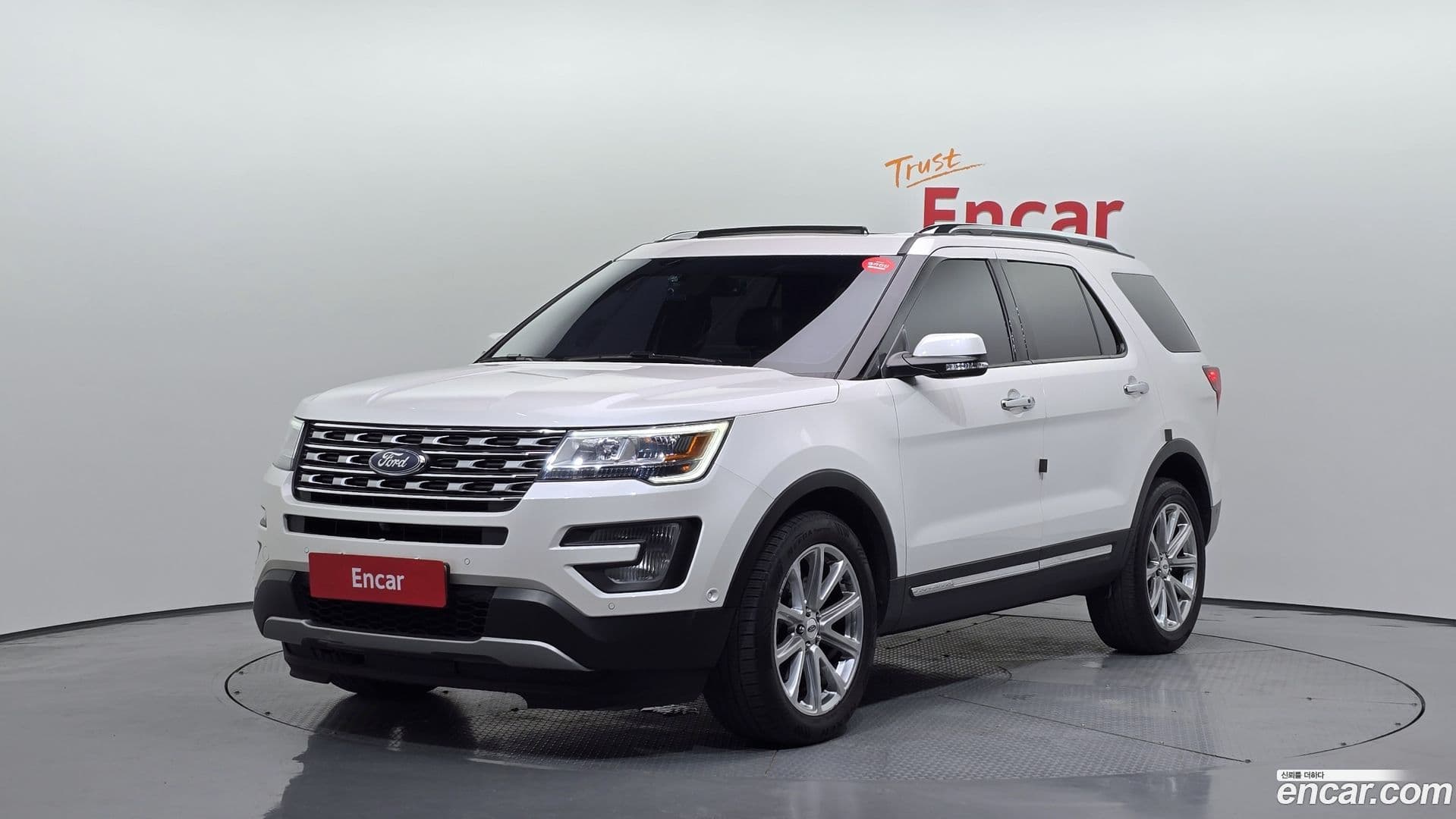 Main__Slider__Photo:Explorer Ford 2017.3-0