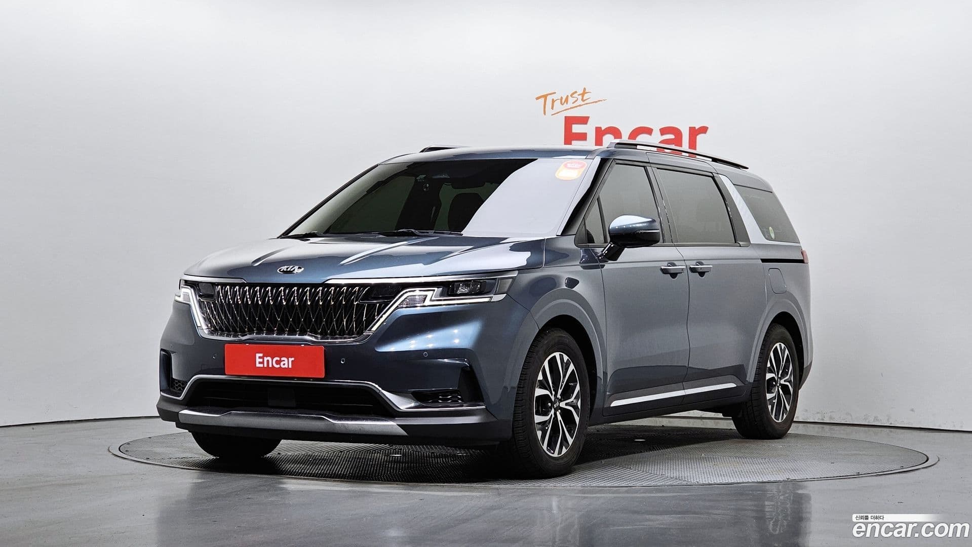 Main__Slider__Photo:Canival Kia 2020.8-0