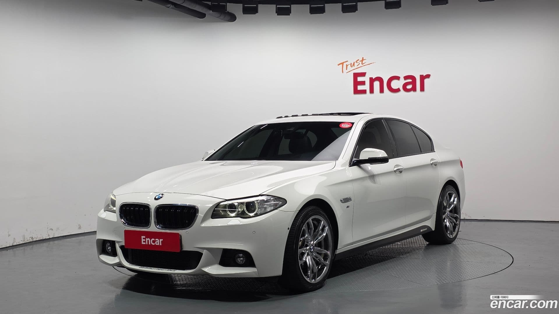 Main__Slider__Photo:5-Series BMW 2016.5-0