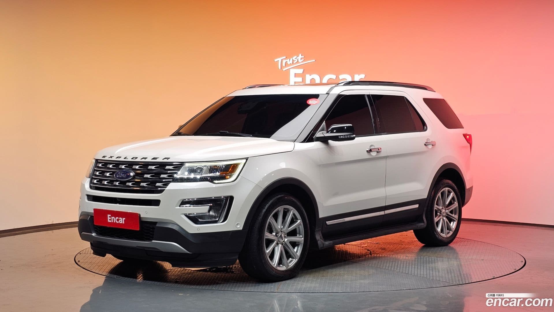 Main__Slider__Photo:Explorer Ford 2017.0-0