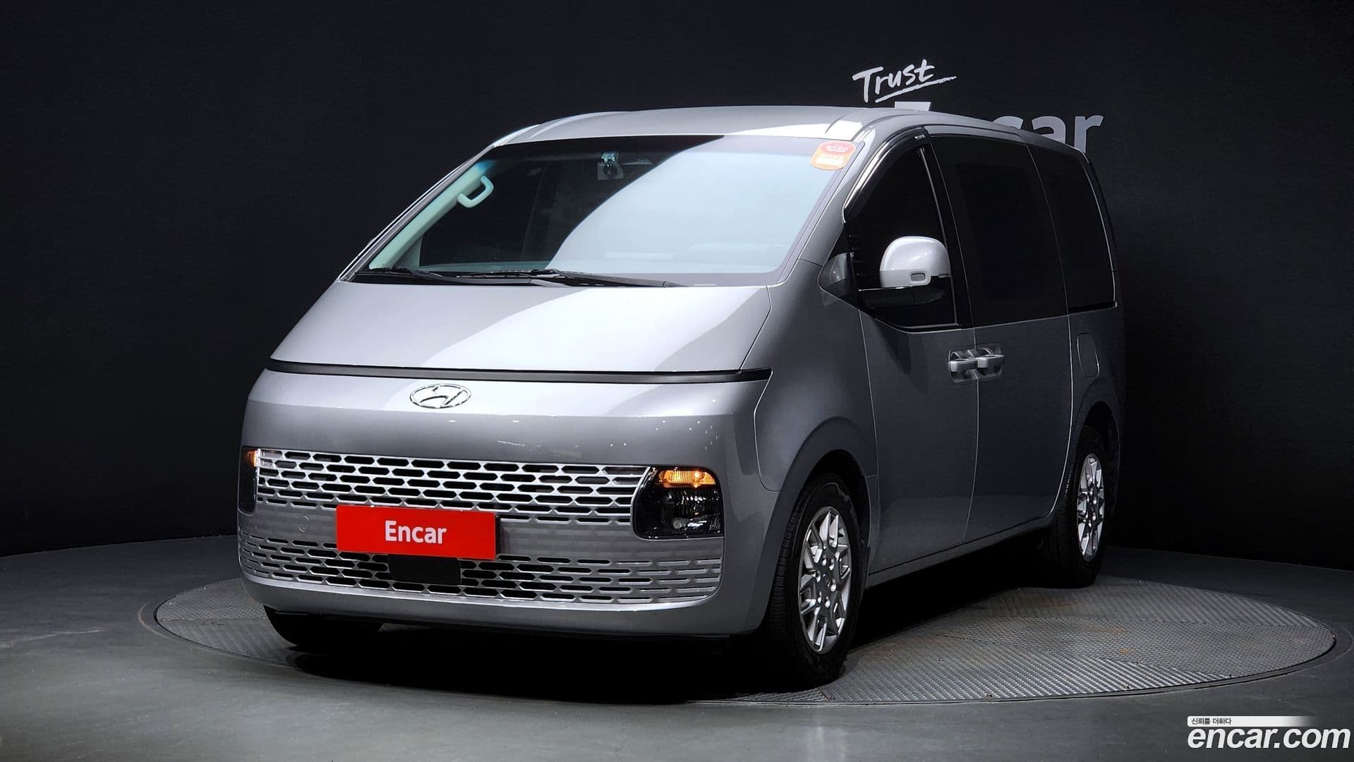Main__Slider__Photo:Staria Hyundai 2022.6-0