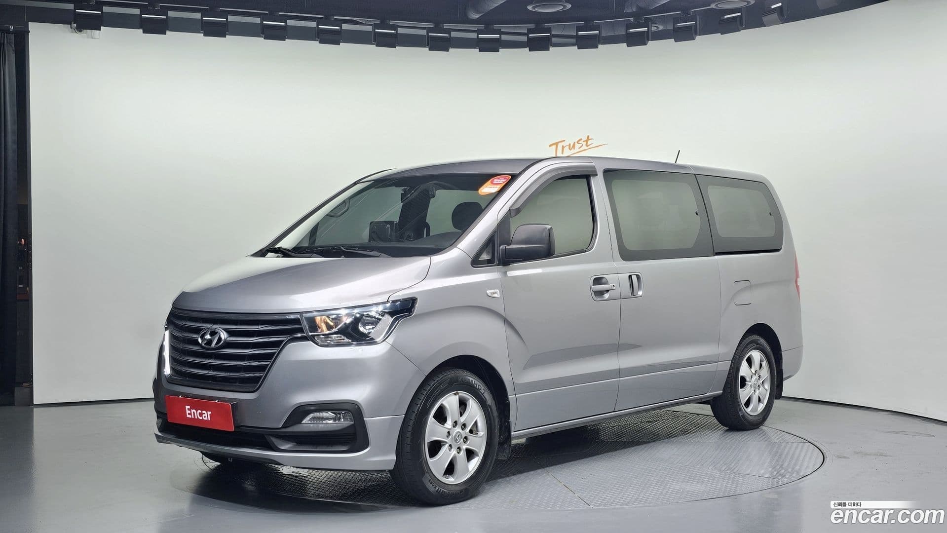 Main__Slider__Photo:Starex Hyundai 2019.1-0
