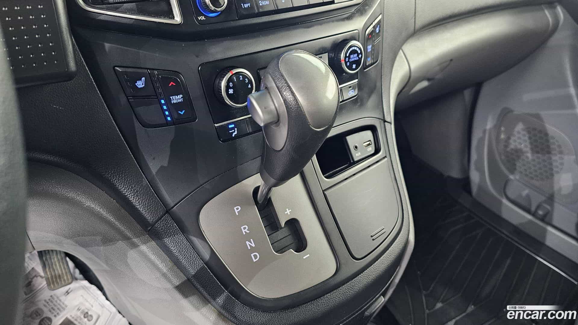 Starex Hyundai 2019.1-INNER-009