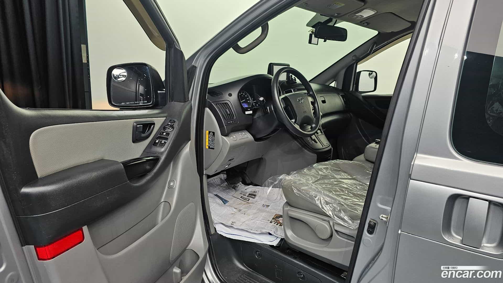 Starex Hyundai 2019.1-INNER-010