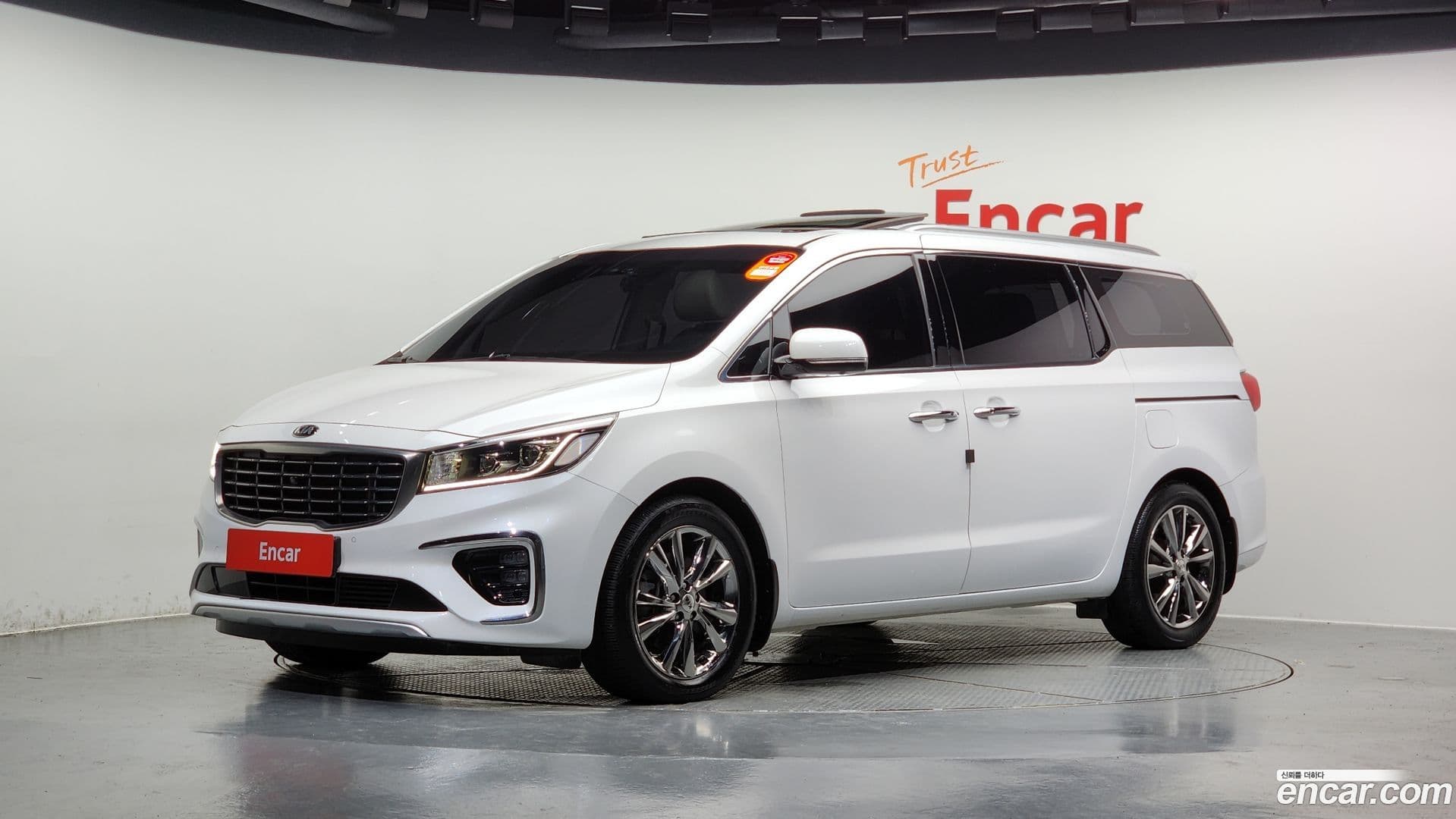 Main__Slider__Photo:Canival Kia 2018.3-0