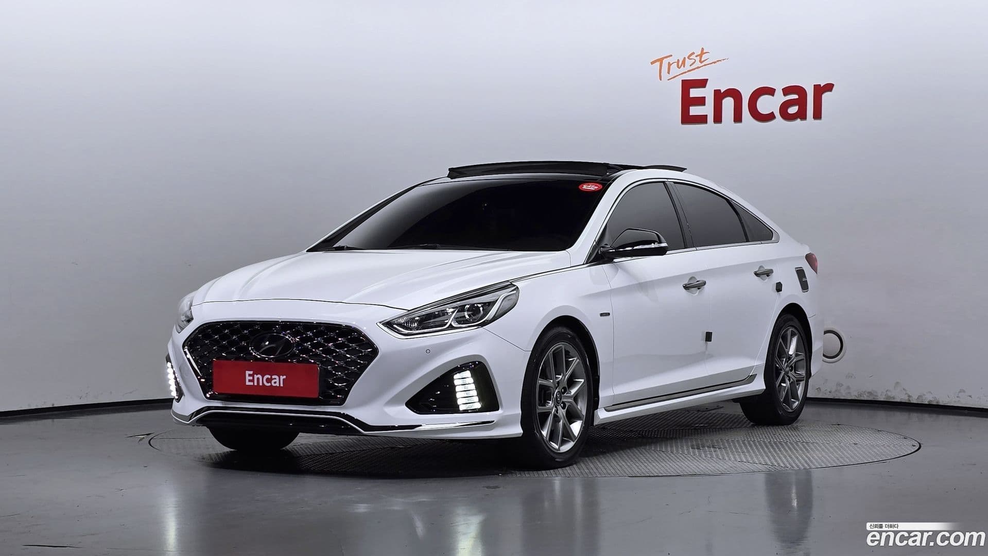 Main__Slider__Photo:Sonata Hyundai 2018.1-0