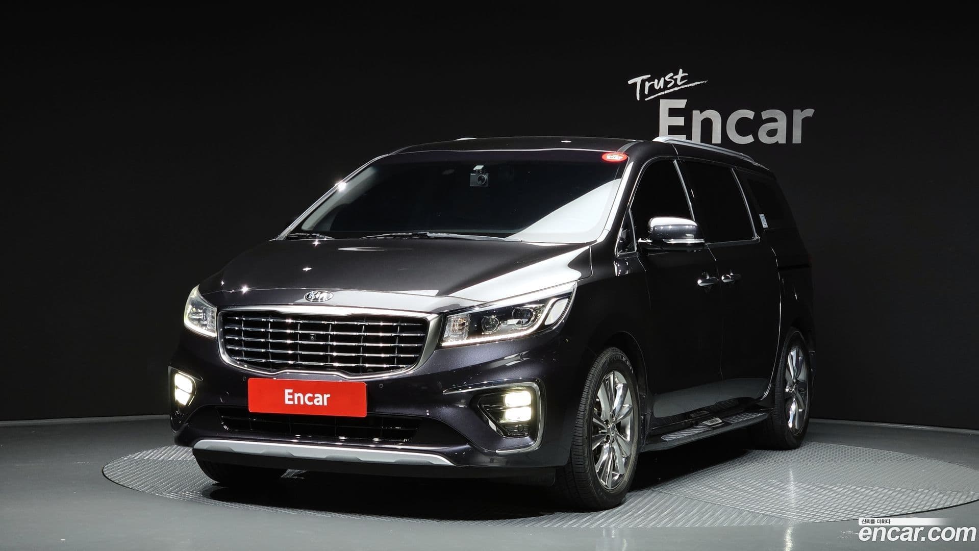 Main__Slider__Photo:Canival Kia 2019.4-0