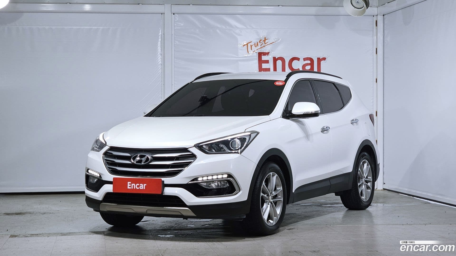 Main__Slider__Photo:Santafe Hyundai 2015.9-0