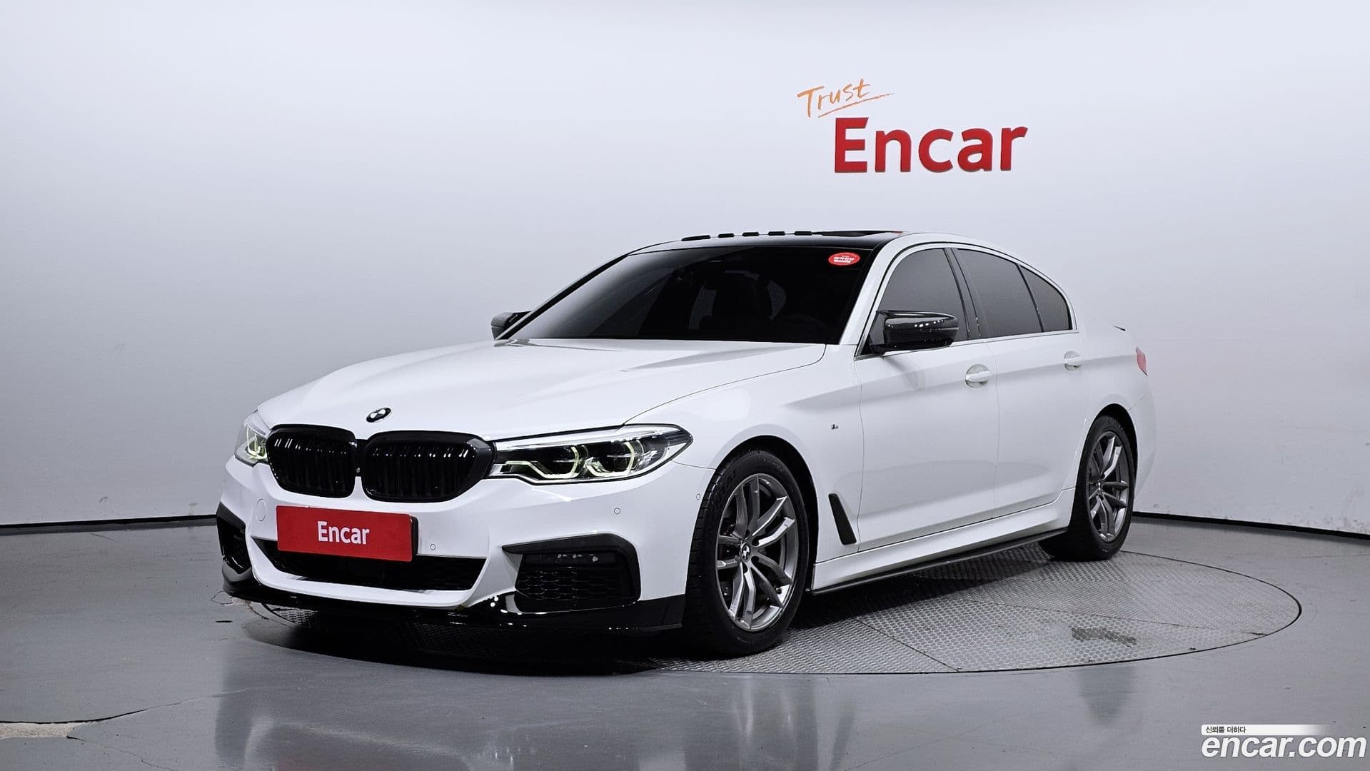 Main__Slider__Photo:5-Series BMW 2019.7-0