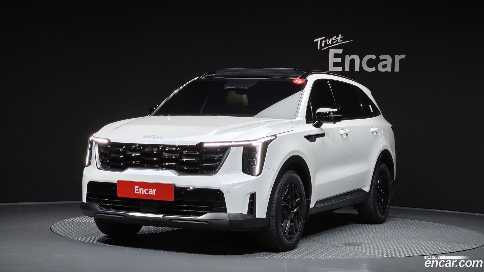 Main__Slider__Photo:Sorento Kia 2023.8-0