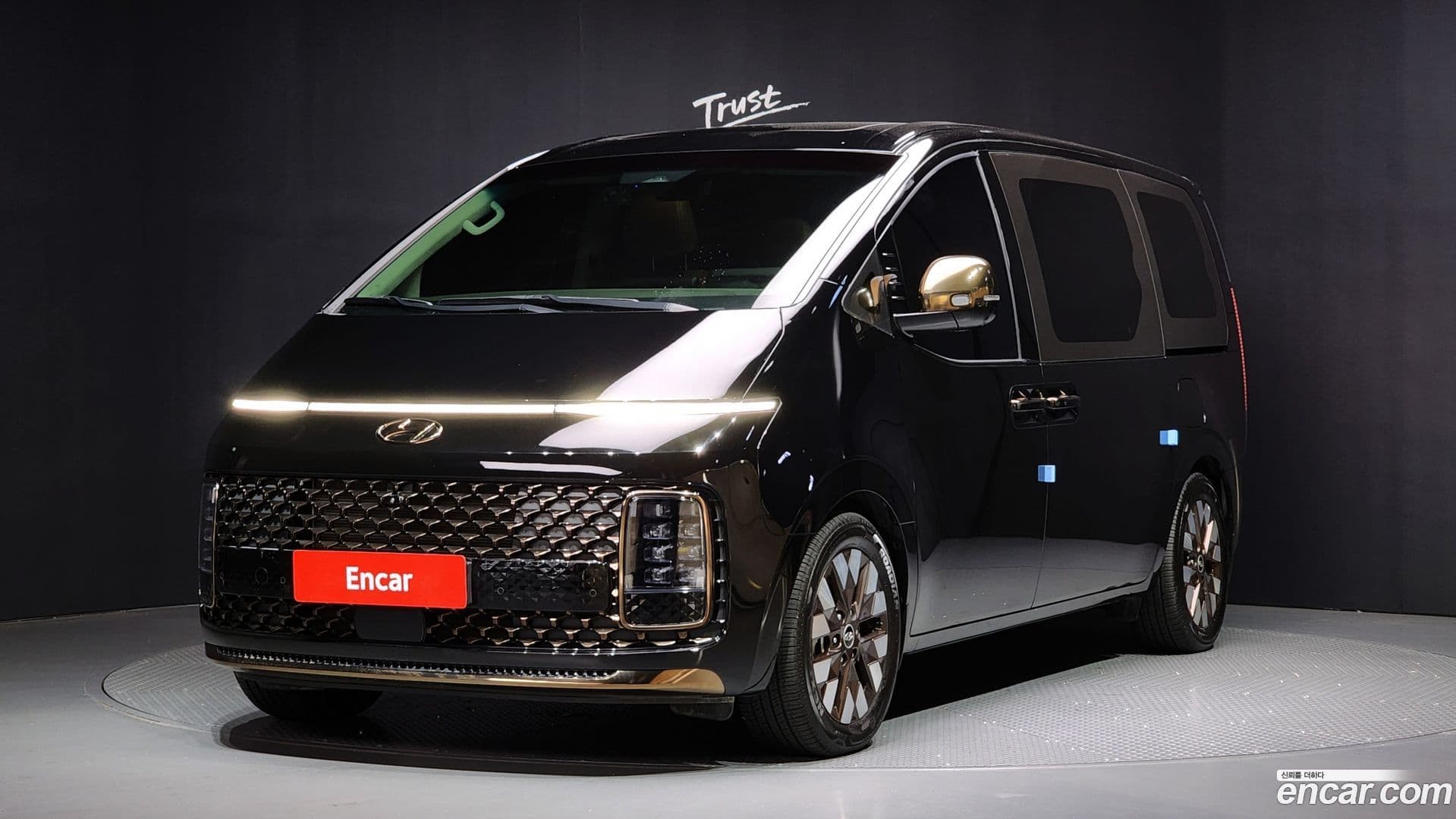 Main__Slider__Photo:Staria Hyundai 2022.4-0
