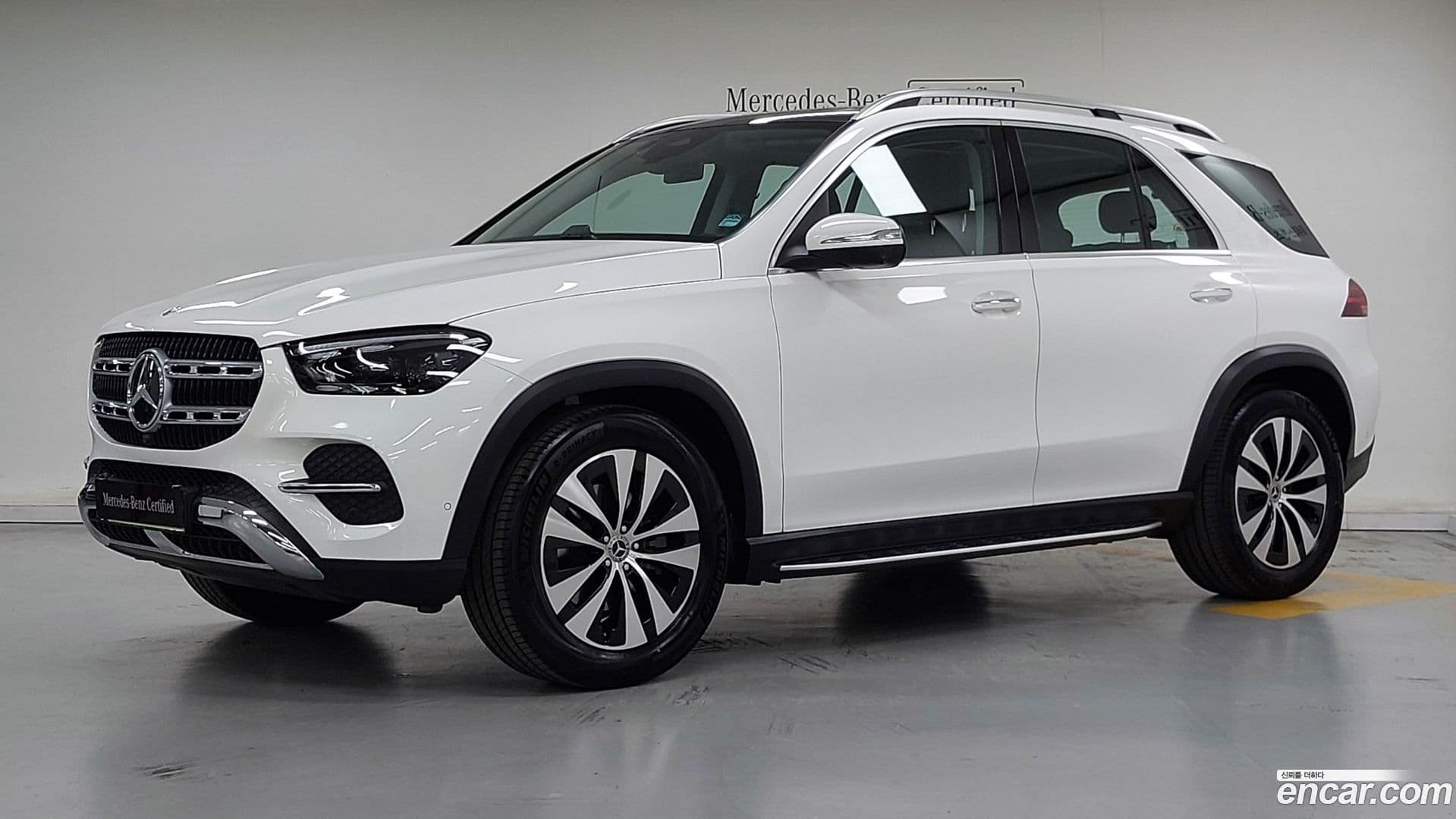 Main__Slider__Photo:GLE-Class Mercedes-Benz 2025.3-0