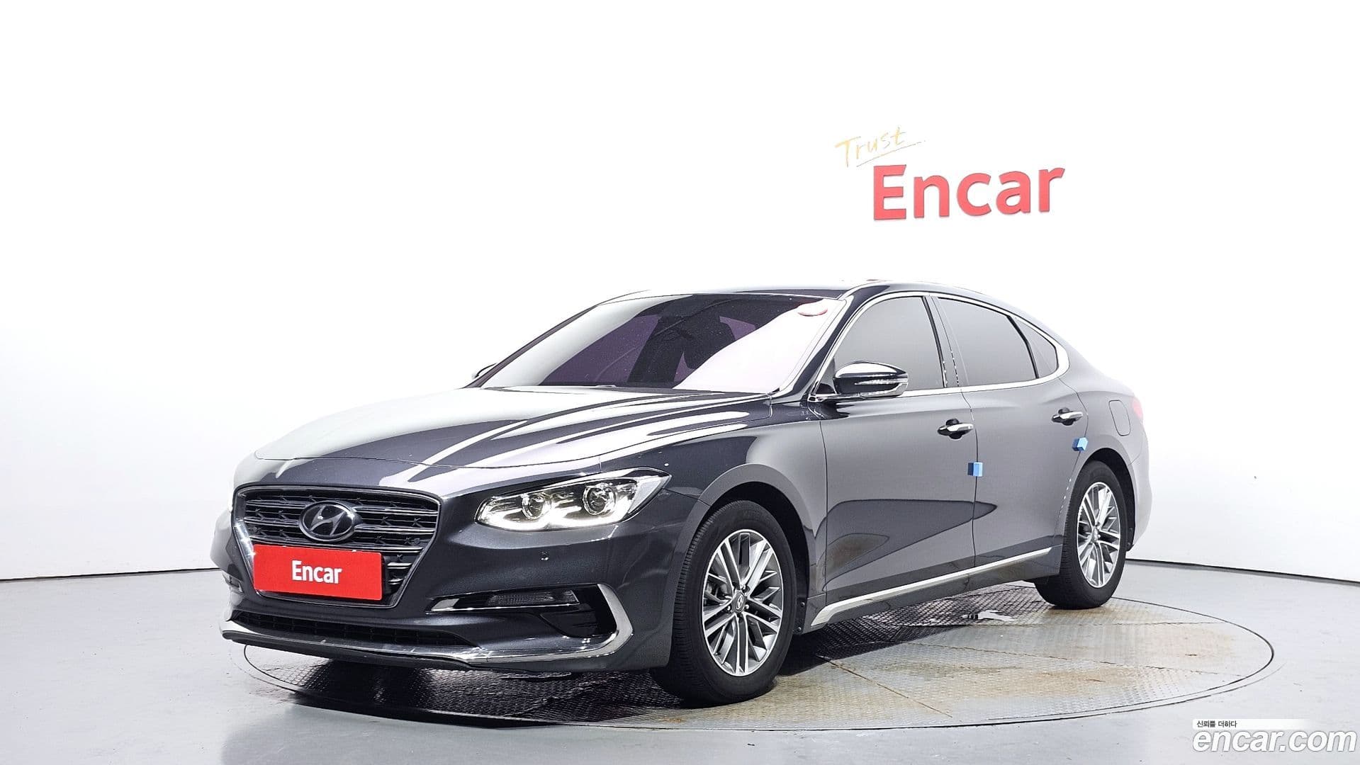 Main__Slider__Photo:Grandeur Hyundai 2018.7-0