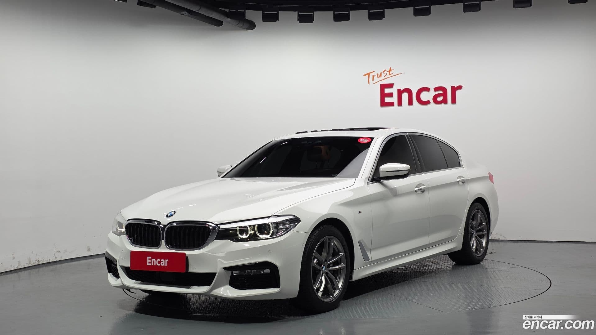 Main__Slider__Photo:5-Series BMW 2017.10-0