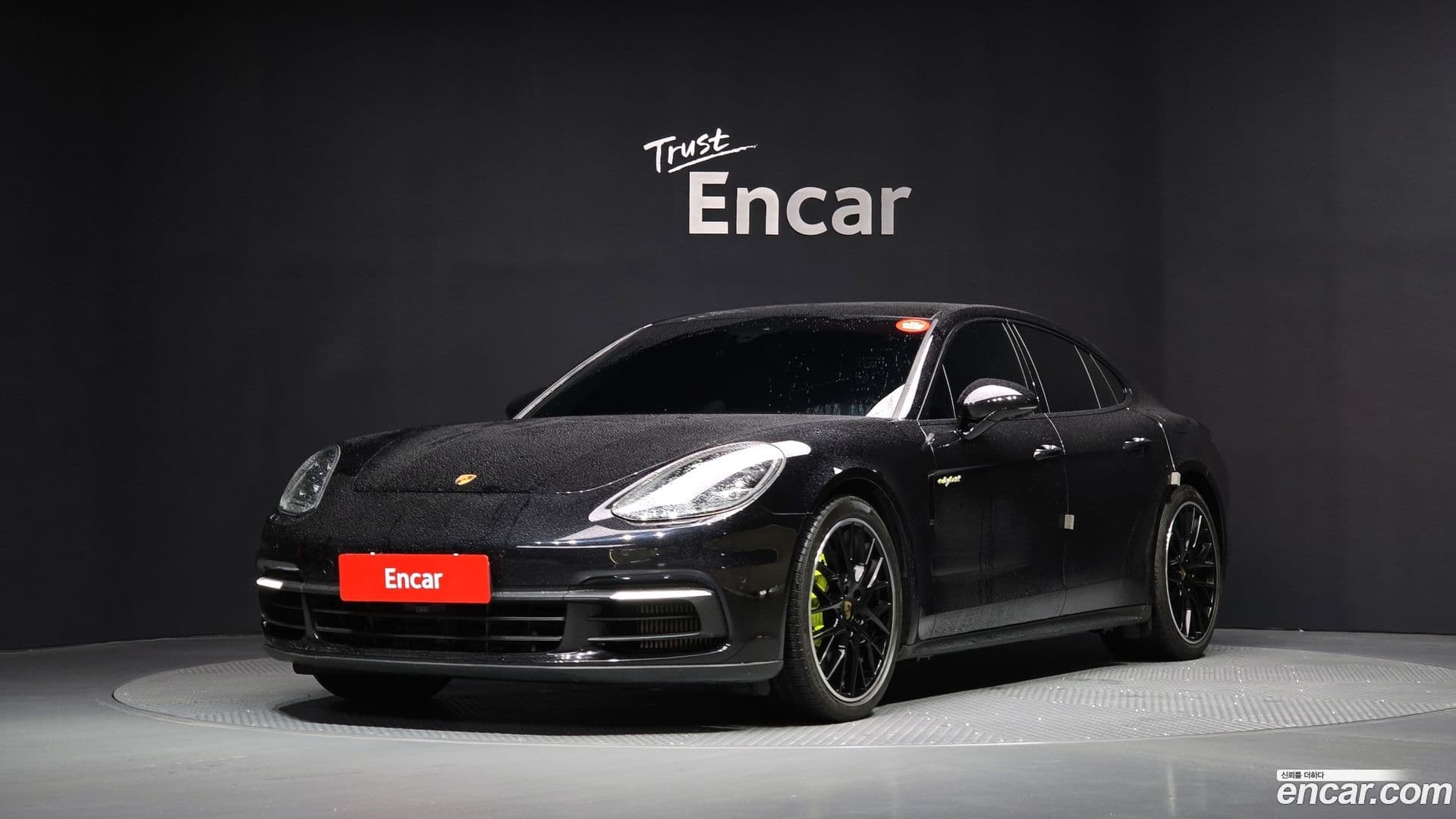 Main__Slider__Photo:Panamera Porsche 2020.2-0