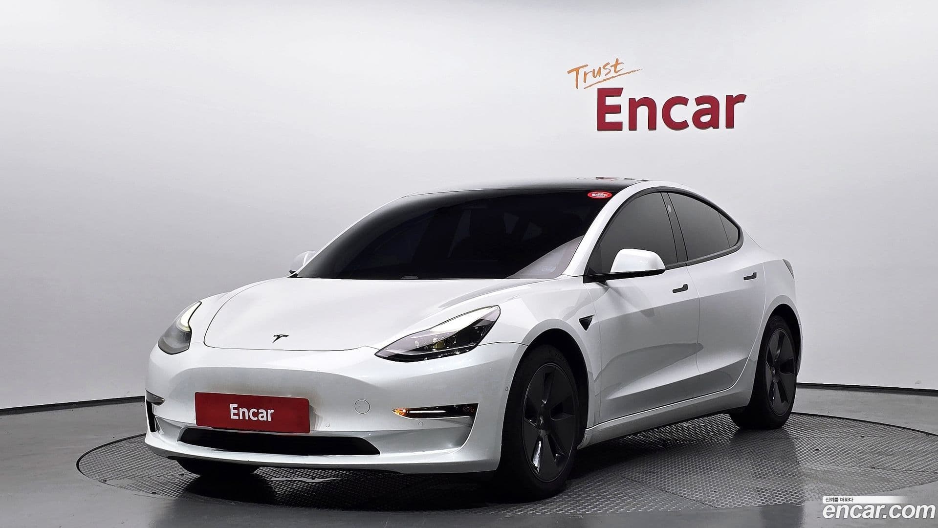 Main__Slider__Photo:Model 3 Tesla 2021.2-0