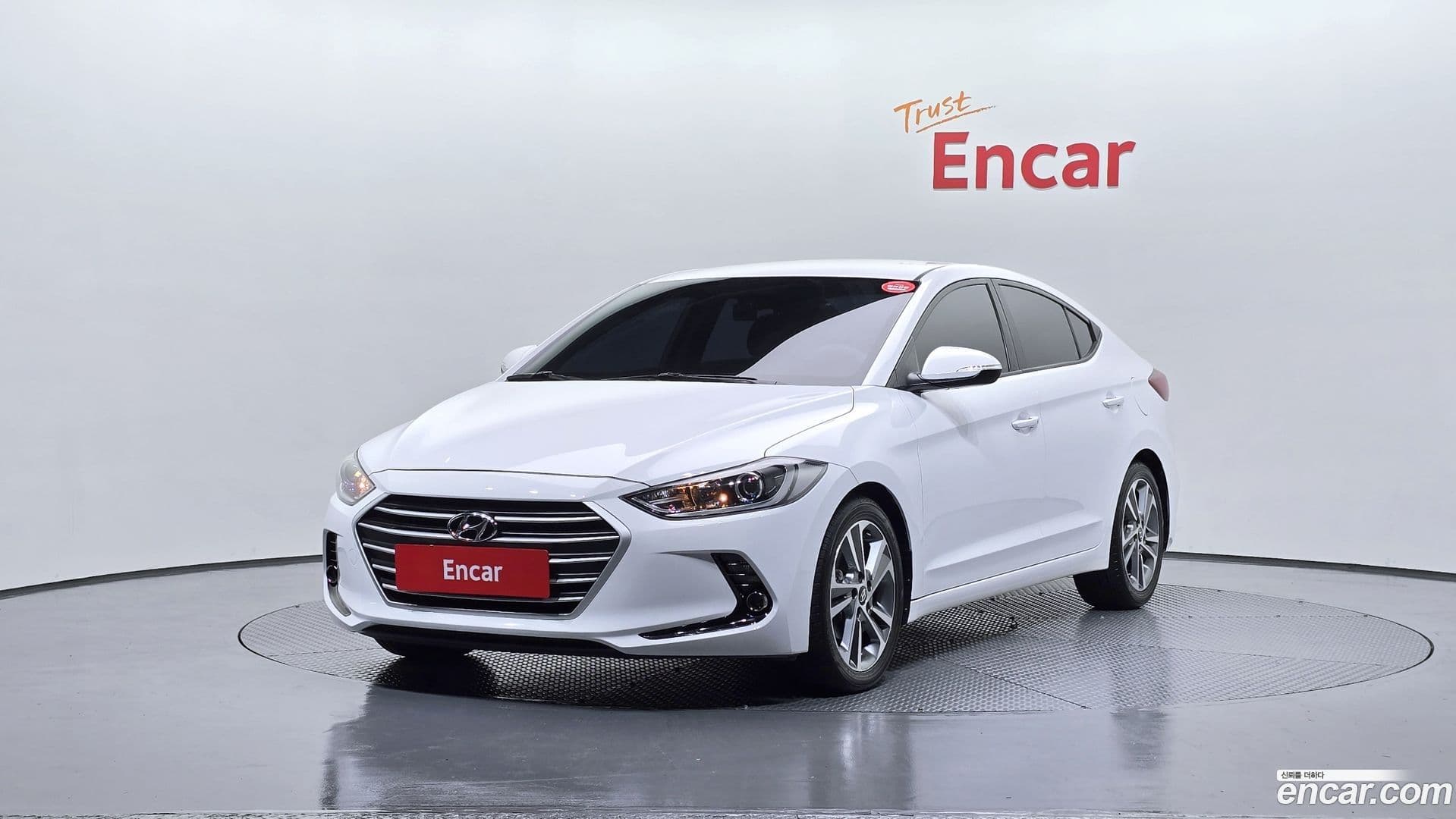Main__Slider__Photo:AVANTE Hyundai 2018.8-0