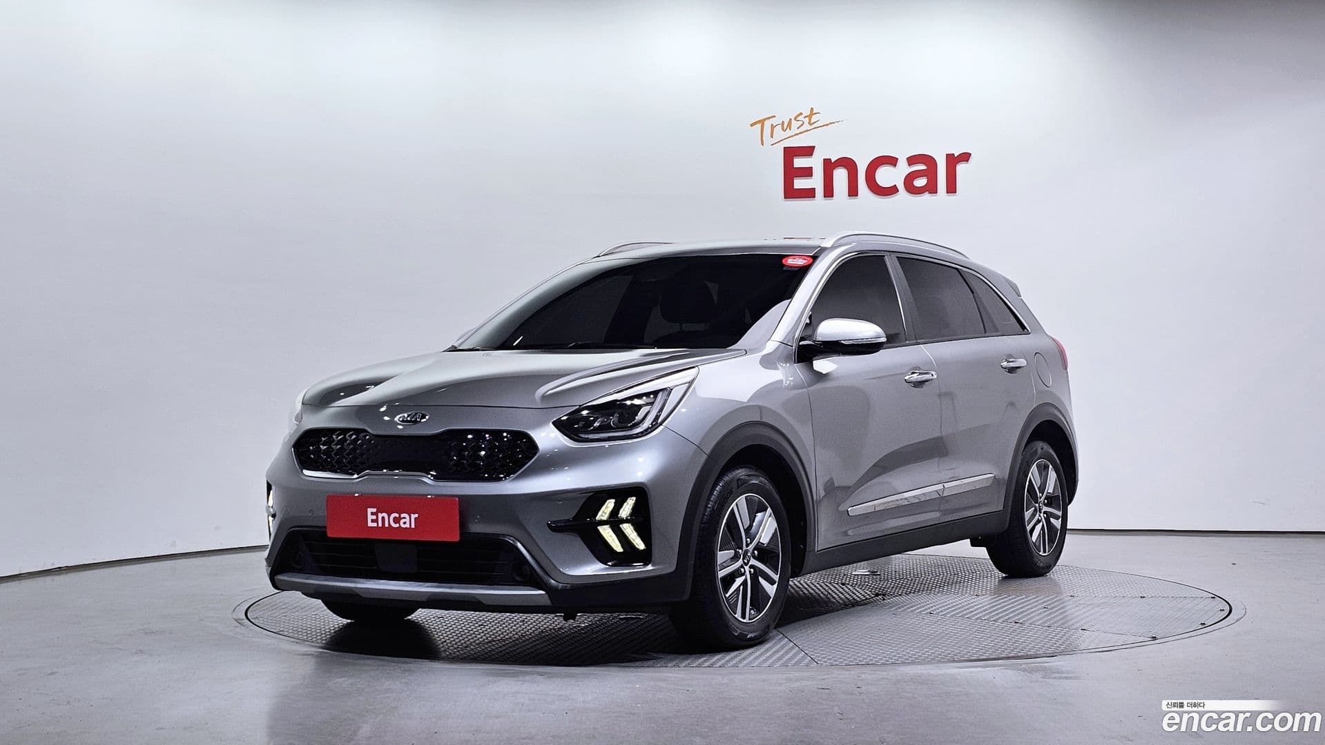 Main__Slider__Photo:Niro Kia 2021.2-0