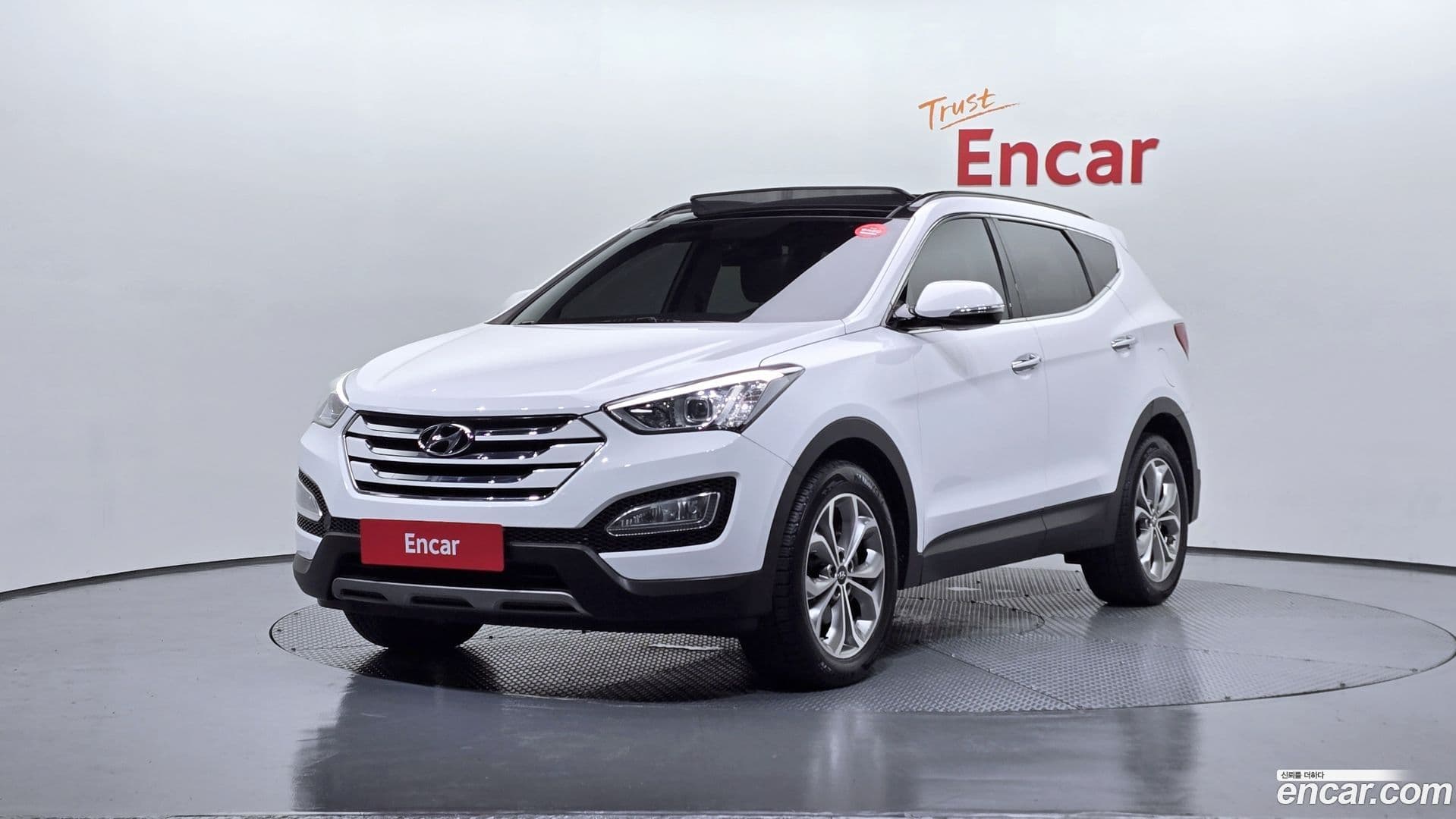 Main__Slider__Photo:Santafe Hyundai 2015.1-0