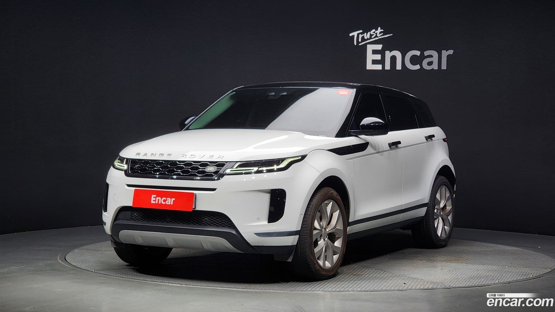 Main__Slider__Photo:Range Rover Evoque Land Rover 2019.10-0