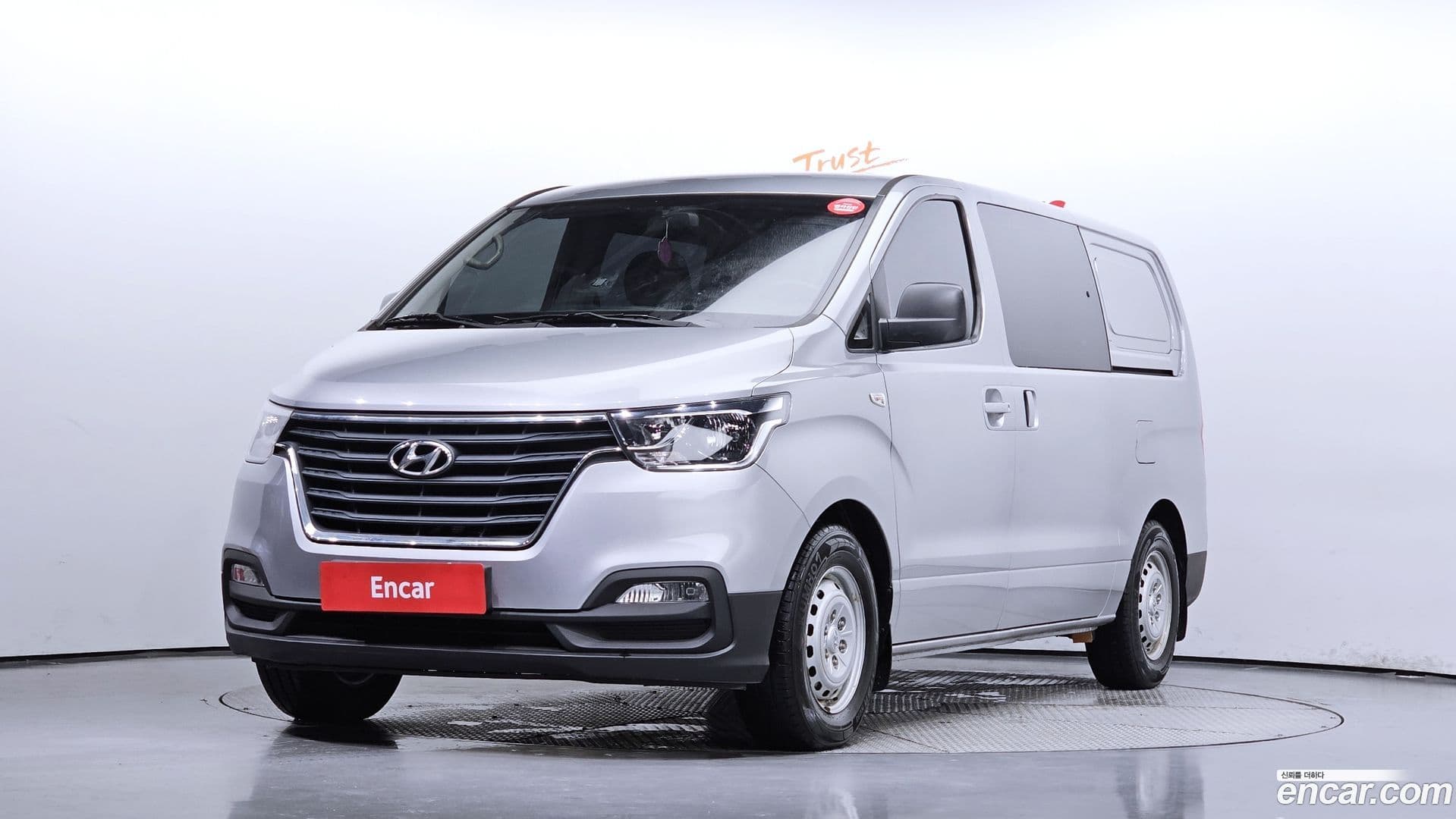 Main__Slider__Photo:Starex Hyundai 2019.4-0