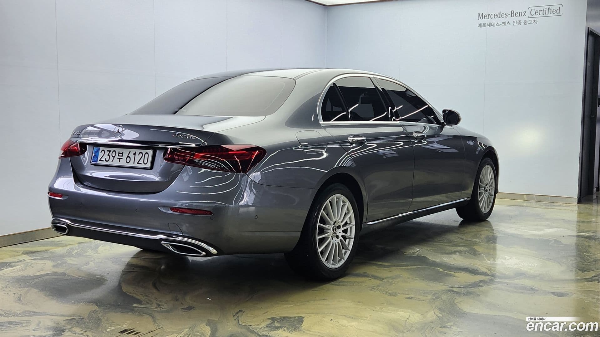 Main__Slider__Photo:E-Class Mercedes-Benz 2021.1-0