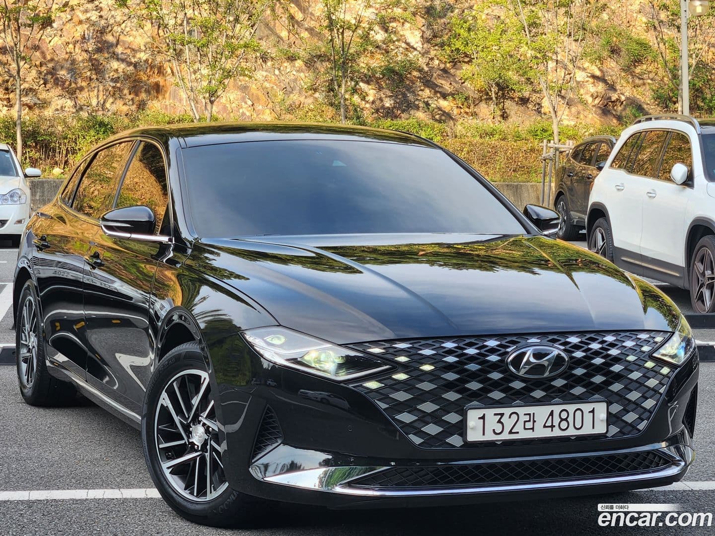 Main__Slider__Photo:Grandeur Hyundai 2021.8-0