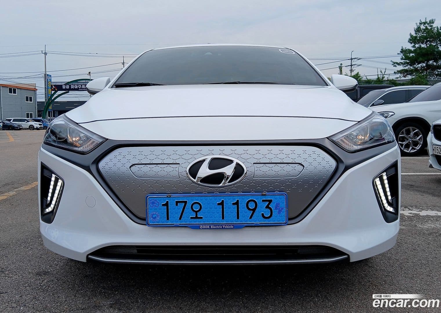 Main__Slider__Photo:Ioniq Hyundai 2020.9-0