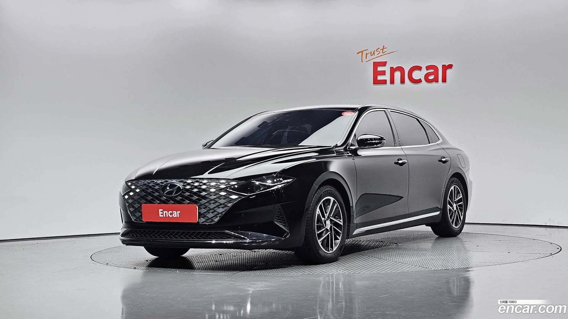 Main__Slider__Photo:Grandeur Hyundai 2021.6-0