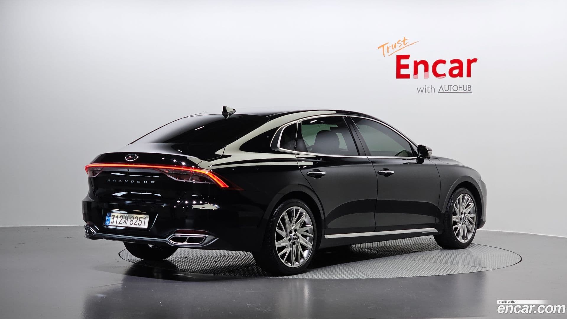 Main__Slider__Photo:Grandeur Hyundai 2022.0-0