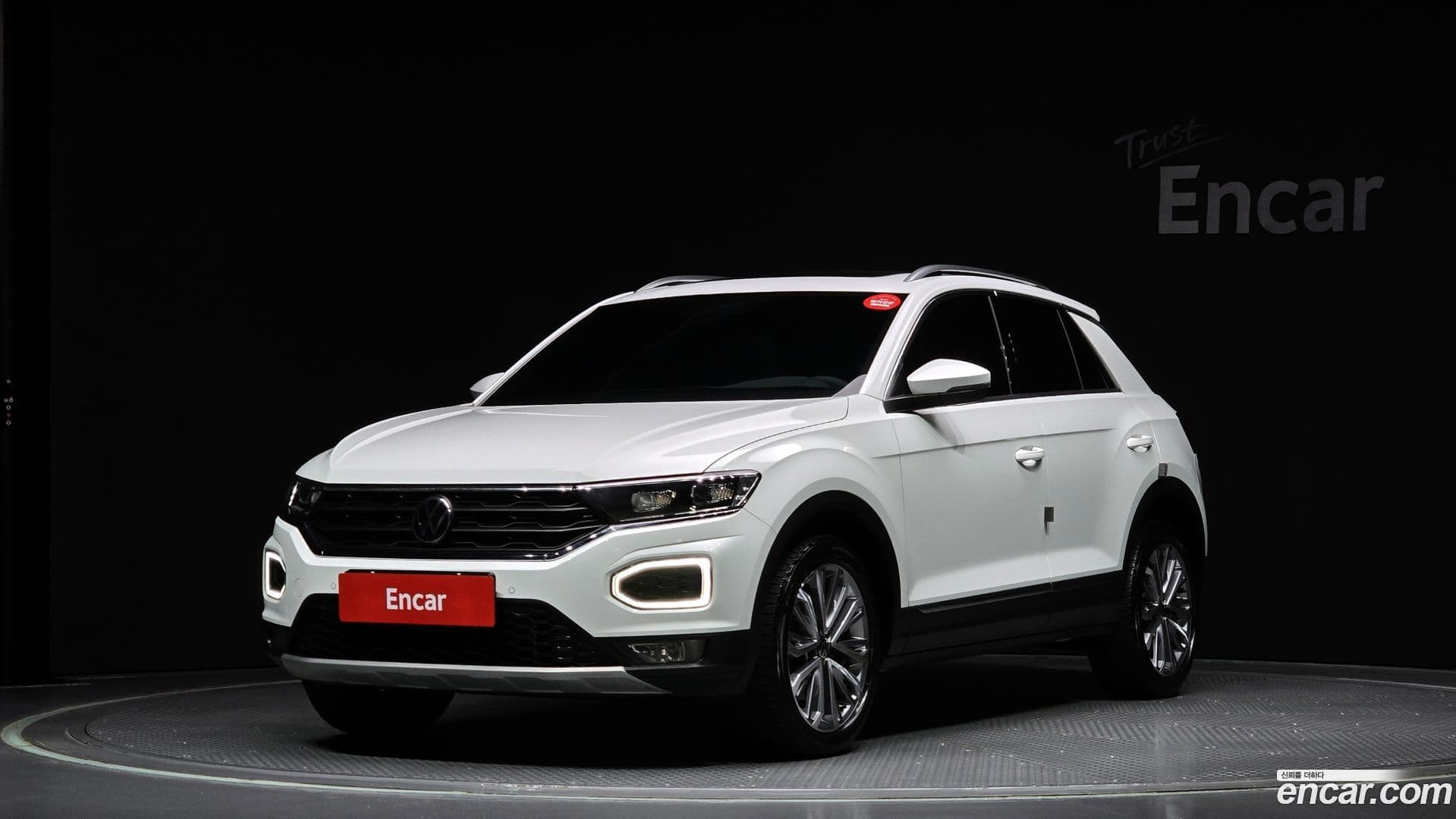 Main__Slider__Photo:T-Roc Volkswagen 2021.5-0