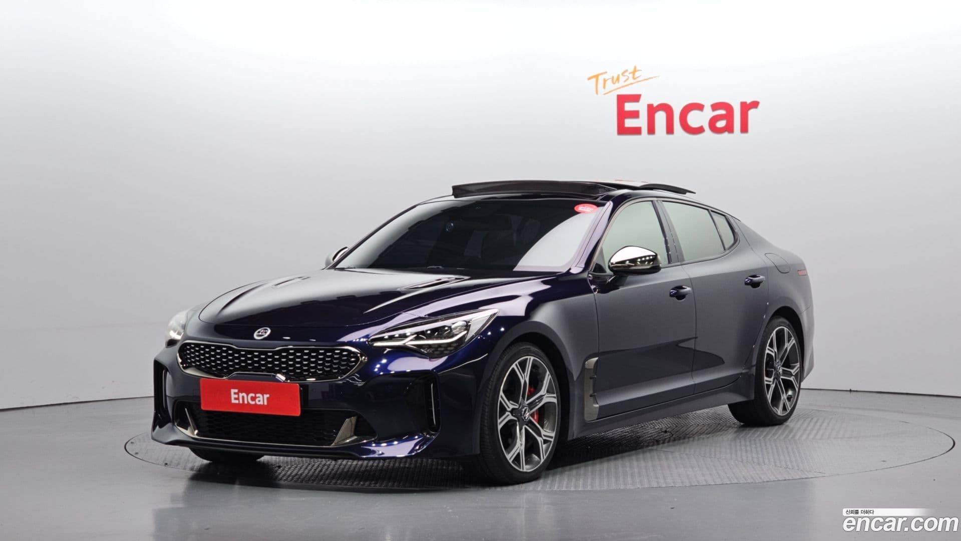 Main__Slider__Photo:Stinger Kia 2018.10-0
