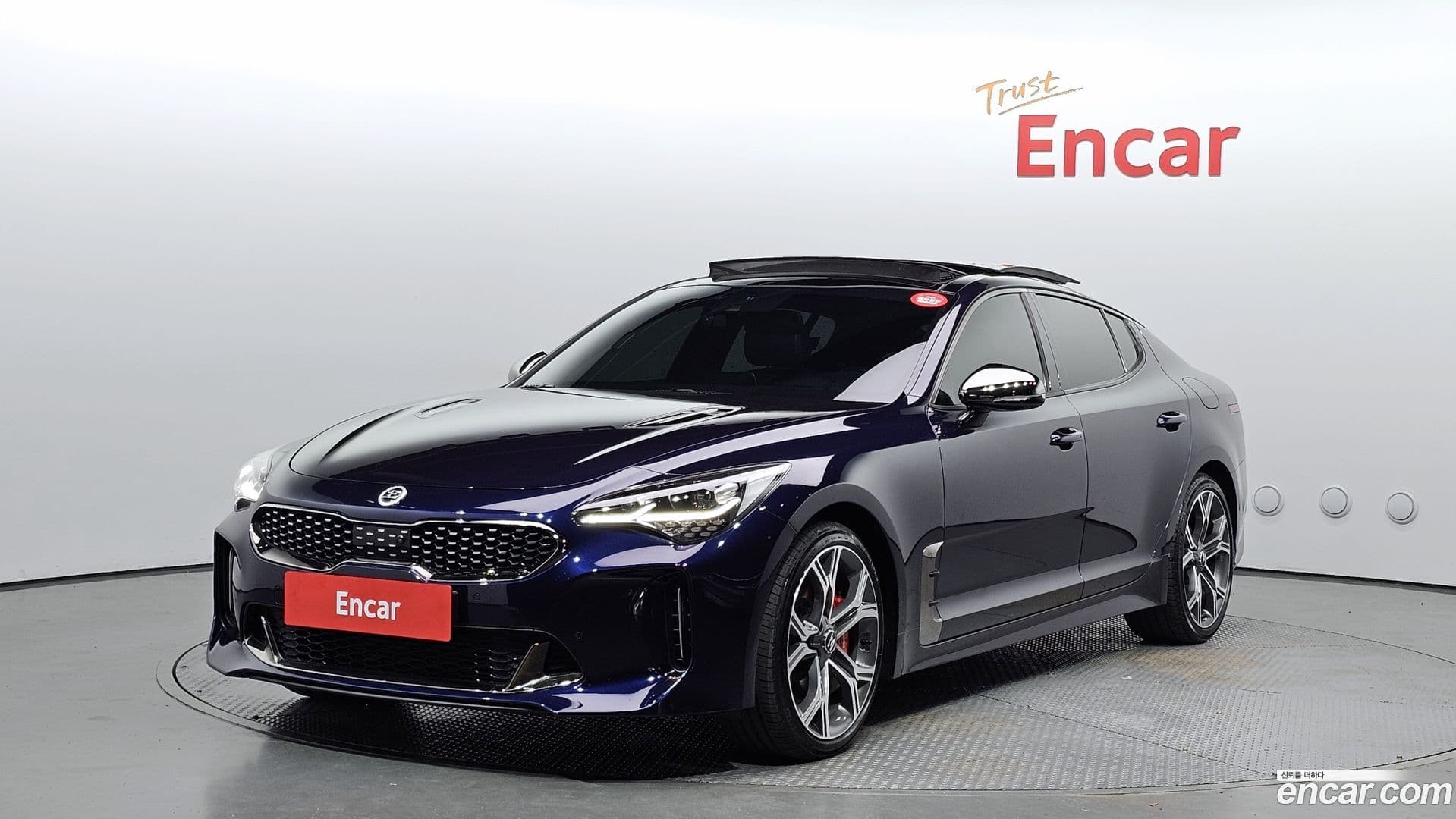 Main__Slider__Photo:Stinger Kia 2019.2-0