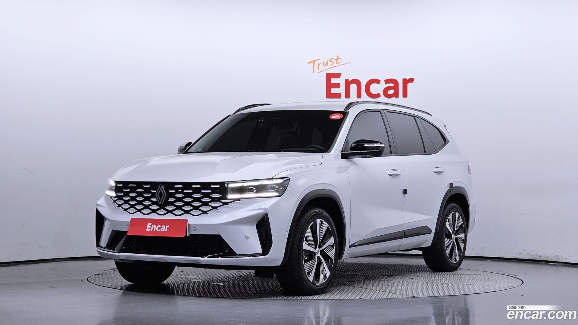 Main__Slider__Photo:Grand Koleos Renault Korea 2024.11-0