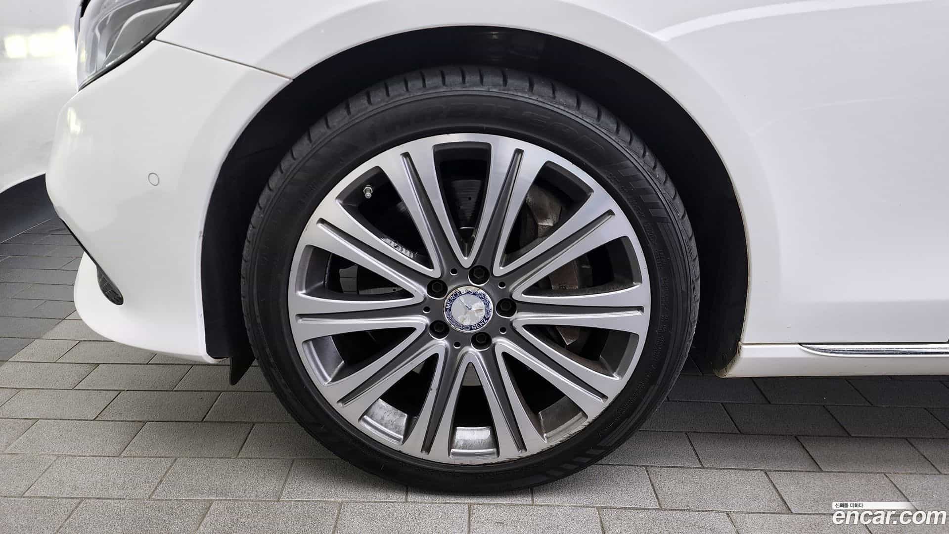 E-Class Mercedes-Benz 2017.3-OUTER-005
