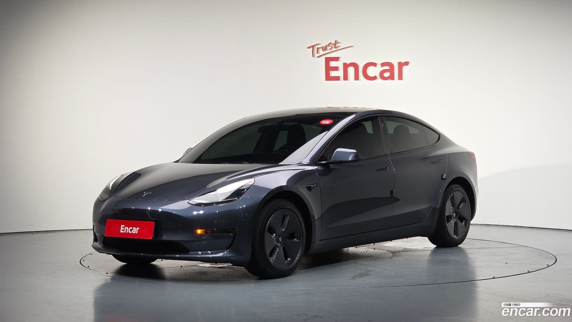 Main__Slider__Photo:Model 3 Tesla 2022.7-0