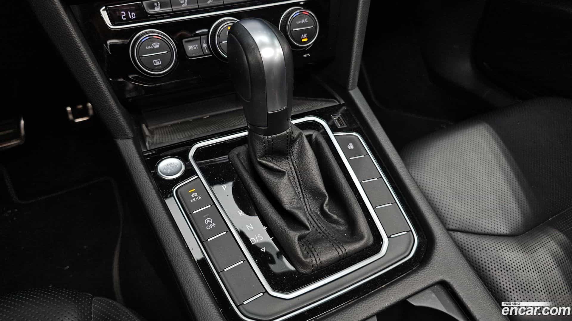 Arteon Volkswagen 2020.11-INNER-009
