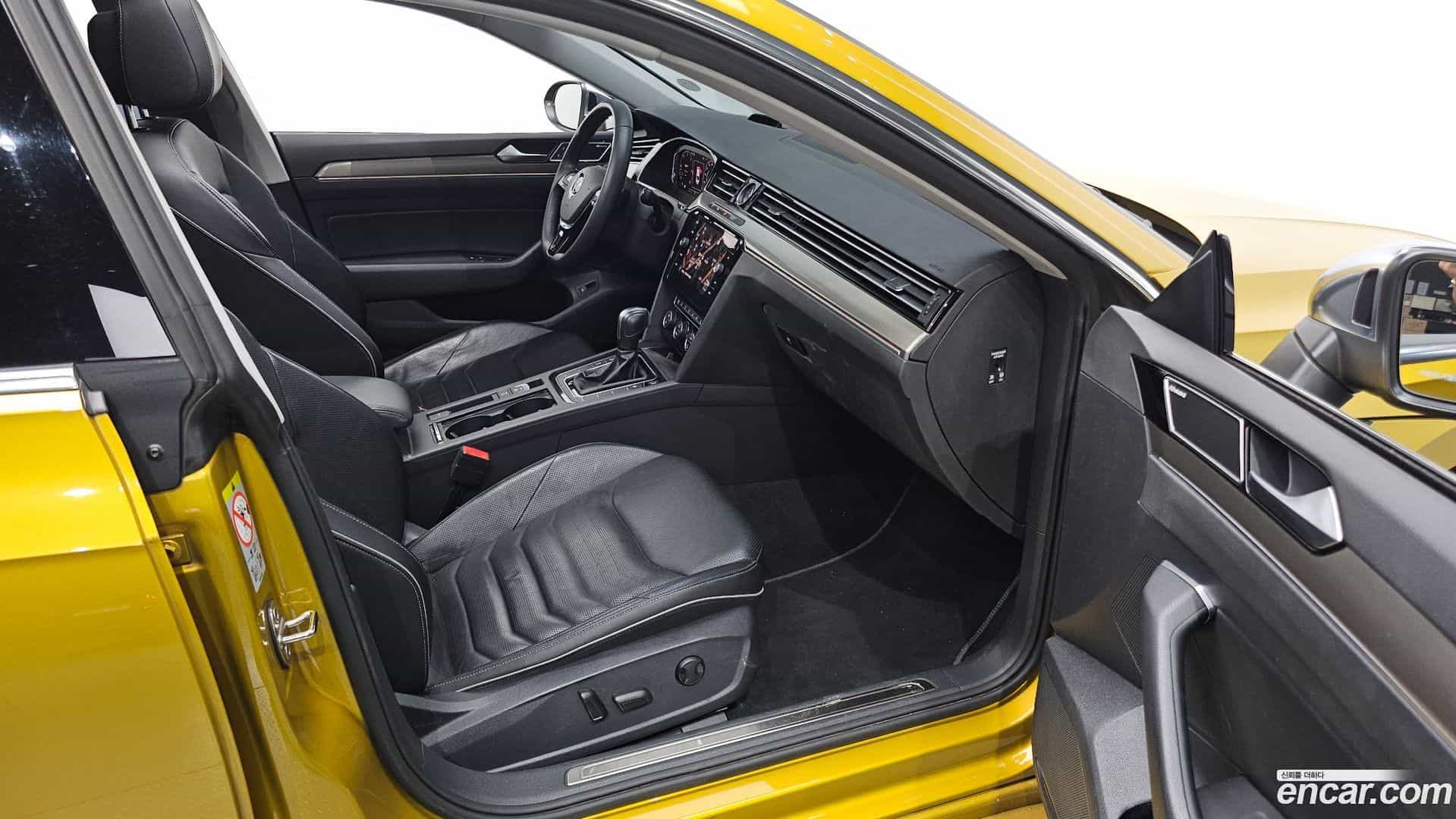 Arteon Volkswagen 2020.11-INNER-010