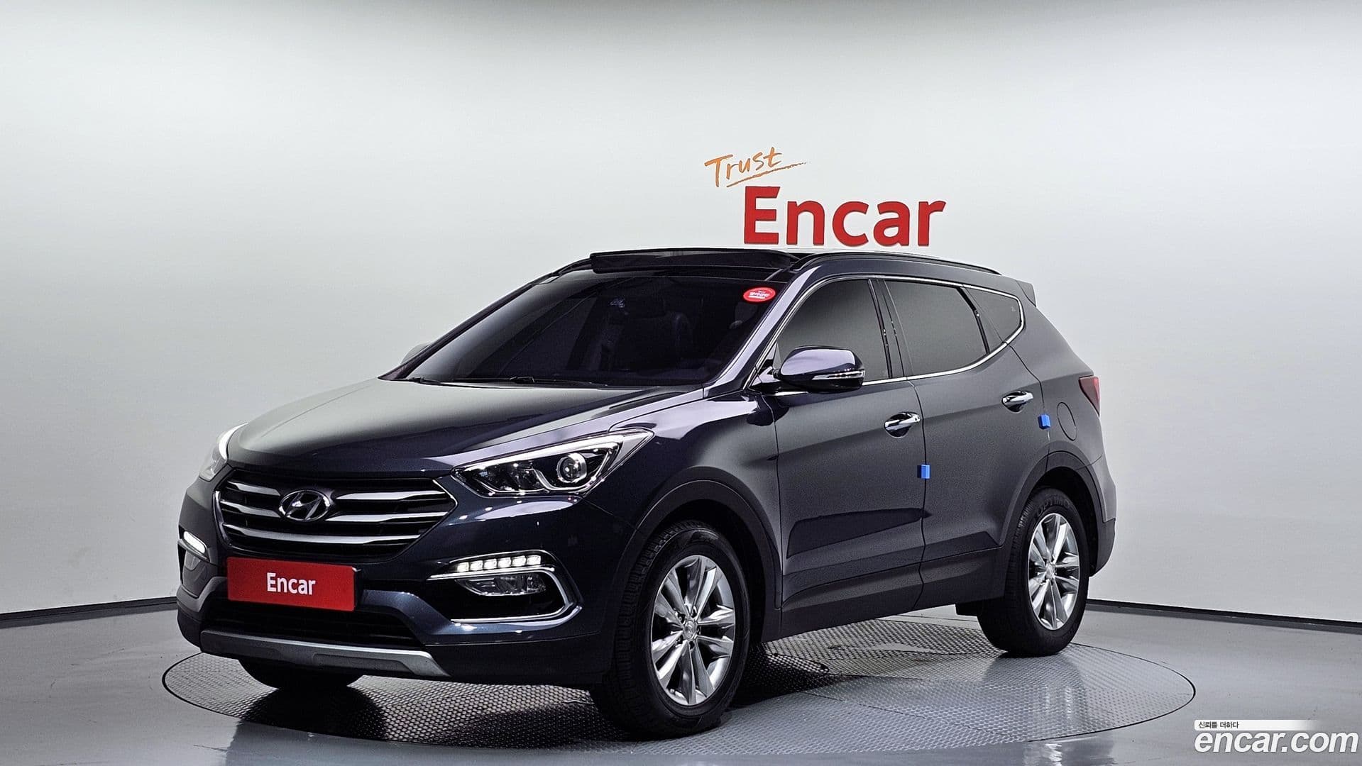 Main__Slider__Photo:Santafe Hyundai 2016.2-0