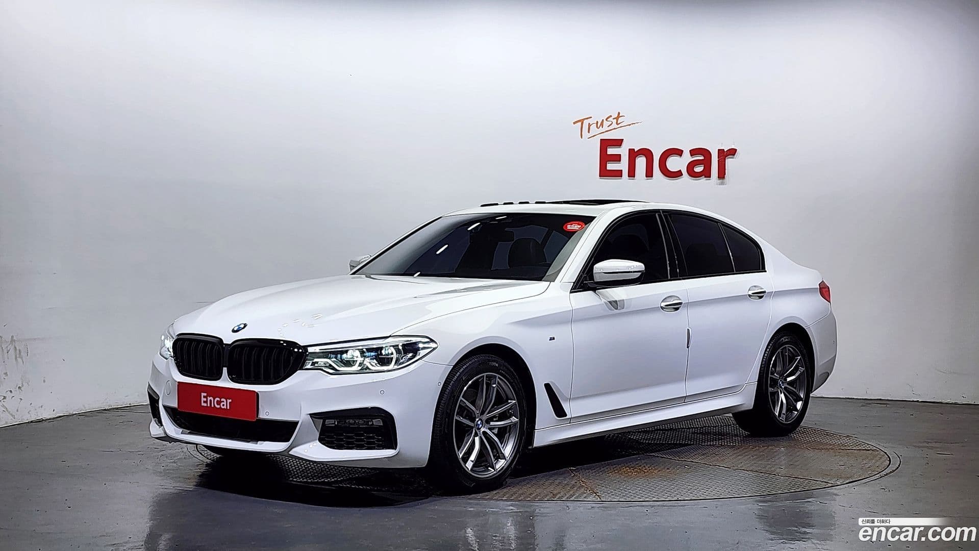 Main__Slider__Photo:5-Series BMW 2017.7-0