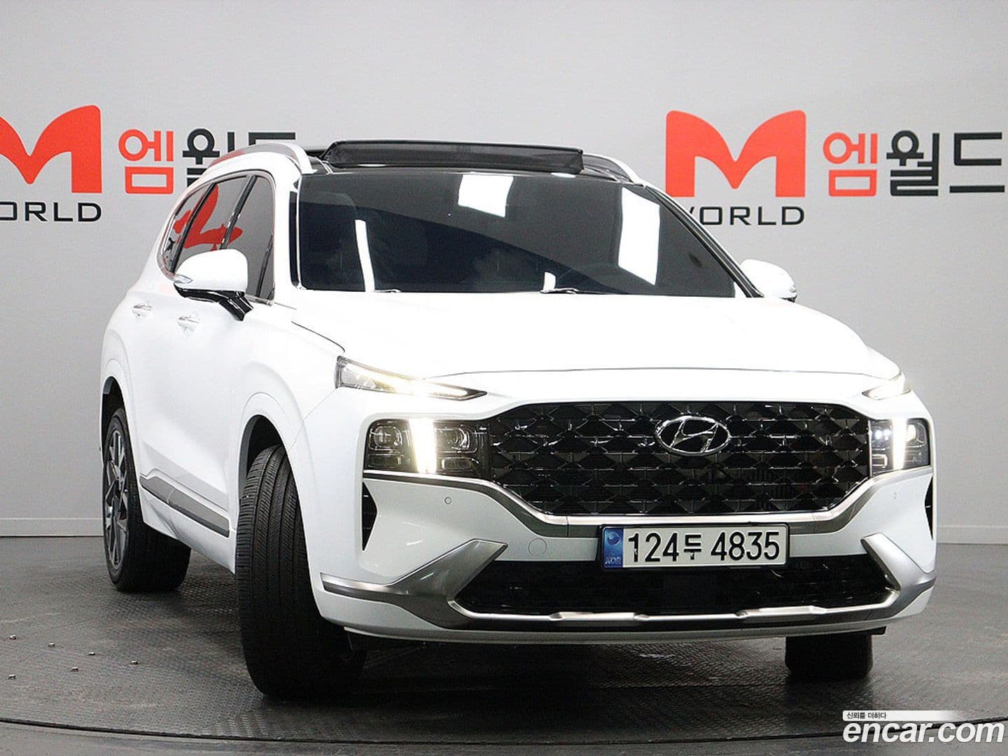 Main__Slider__Photo:Santafe Hyundai 2023.0-0
