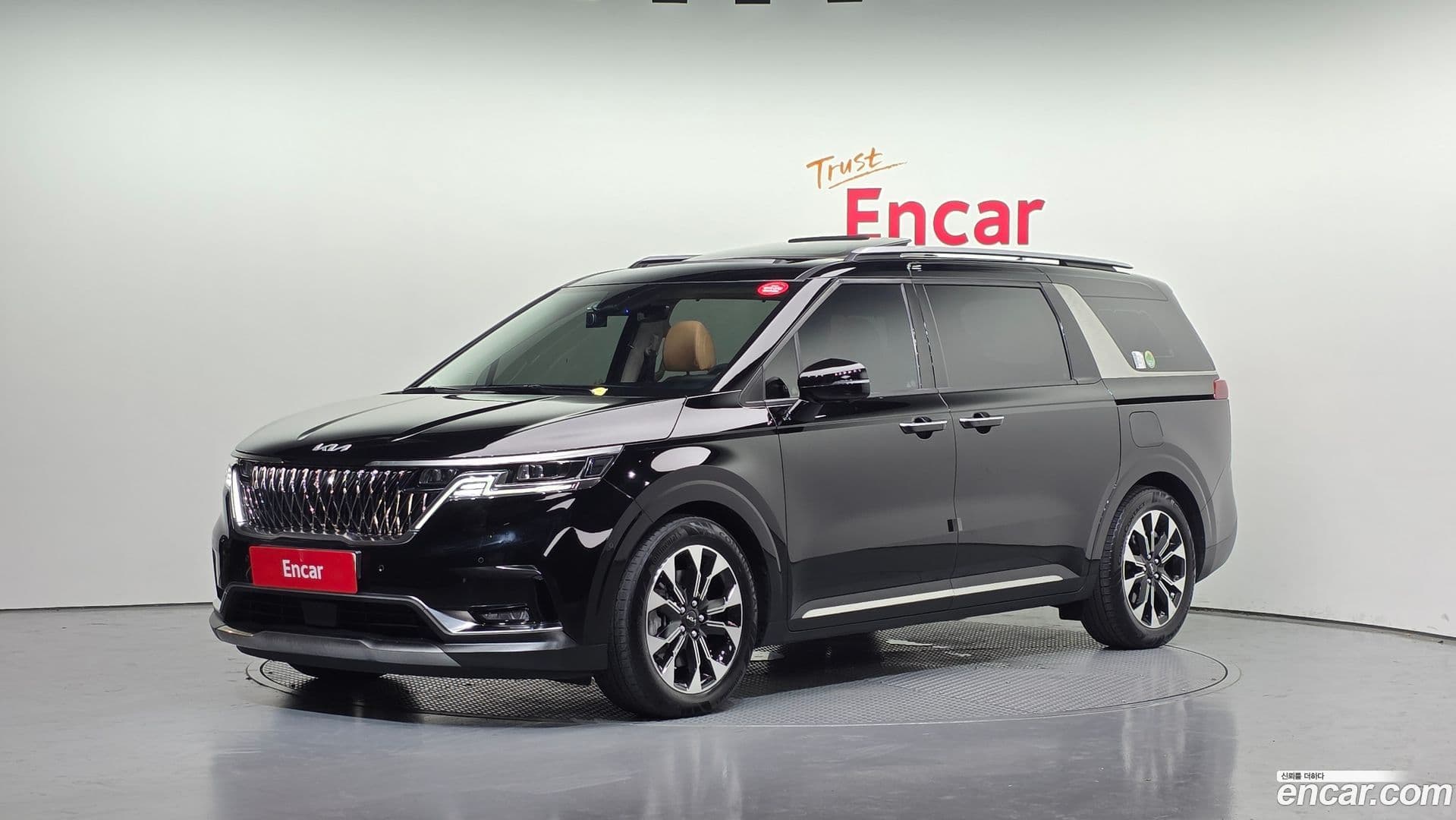 Main__Slider__Photo:Canival Kia 2022.9-0