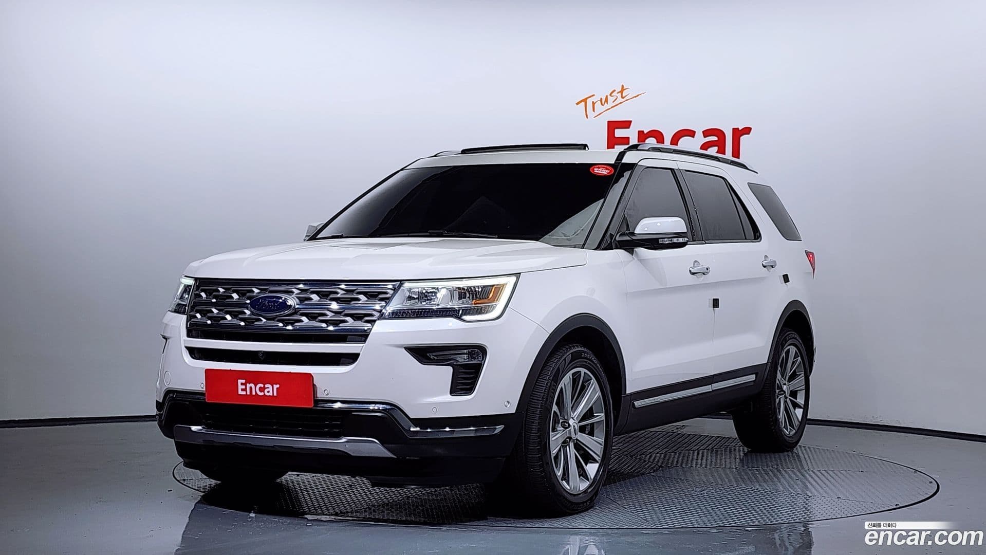 Main__Slider__Photo:Explorer Ford 2018.2-0
